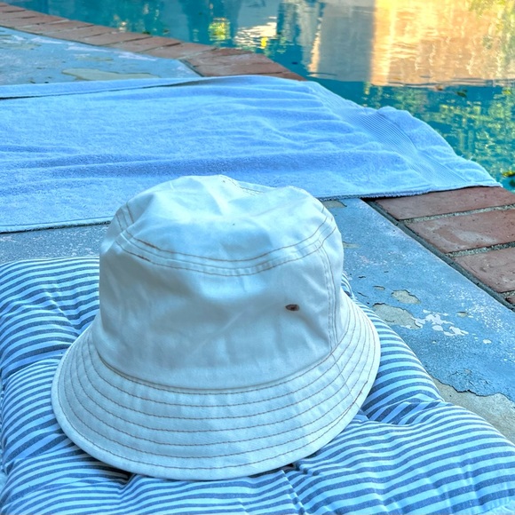 4 bucket hats $20 each just pls contact me so ik which one you are interested in - Picture 4 of 4